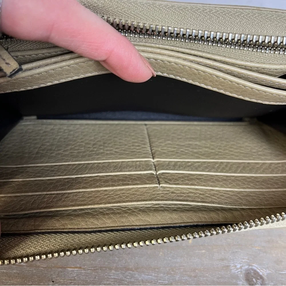 Gucci Soho Beige Leather Zip Around Wallet Tassel Logo Authentic 308364 Gifting - Picture 13 of 16